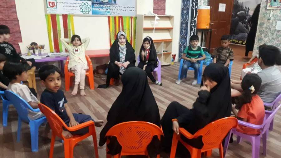 فعالیت های  فوق برنامه مسئول و کتابدار کتابخانه عمومی استقلال به مناسبت اربعین حسینی1401 در موکب راه کربلا خیابان جمهوری