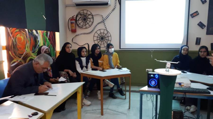 نقد کتاب لافکادیو با همکاری کانون پروش فکری کودکان و نوجوانان استان کرمانشاه