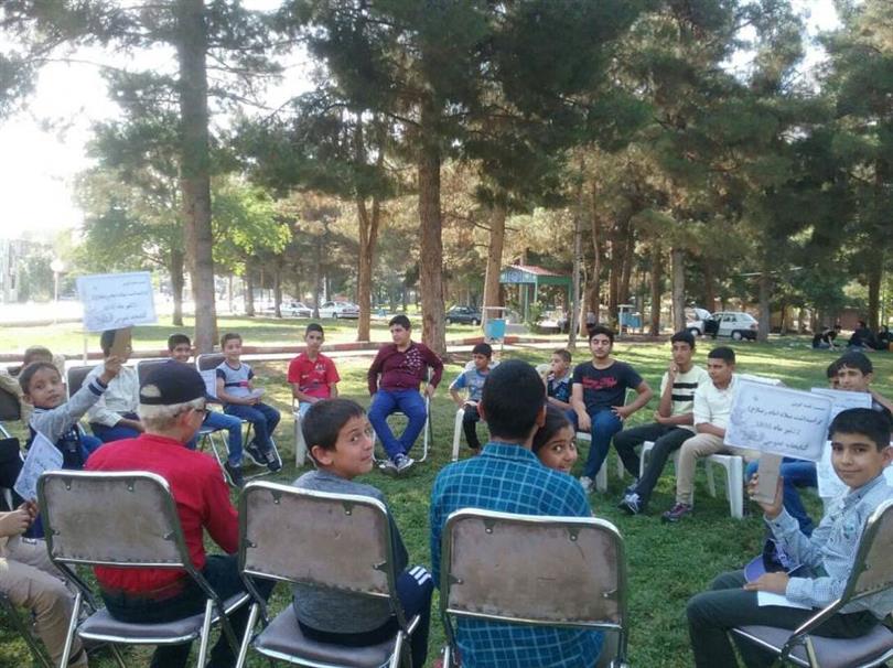 گردش علمی تفریحی اعضا فعال کتابخانه عمومی استقلال و اجرای قصه گویی به مناسبت  دهه کرامت   در حاشیه آثار باستانی طاقبستان