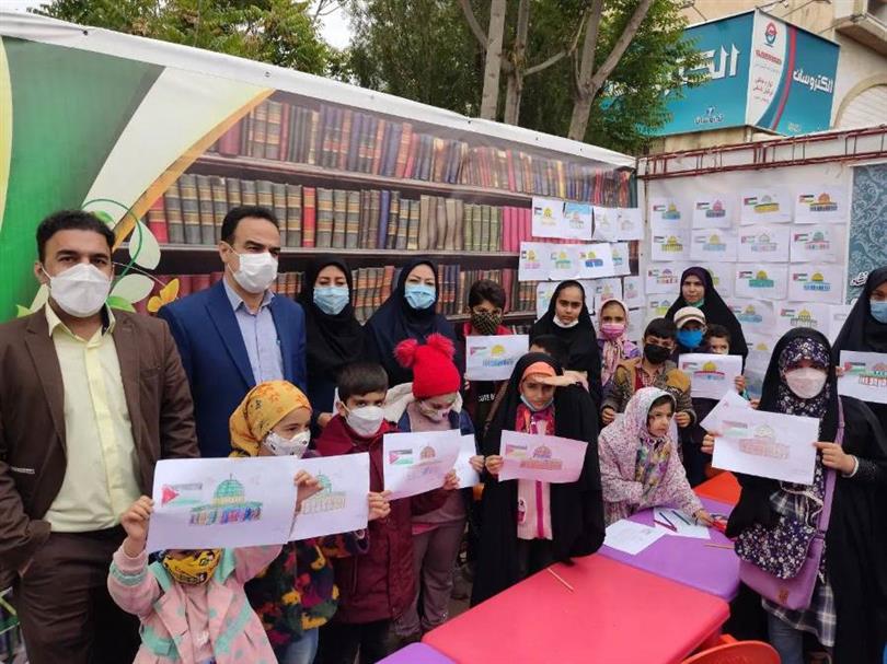 فعالیت های  فوق برنامه مسئول و کتابدار کتابخانه عمومی استقلال  همراه با کارشناسان فرهنگی استان به مناسبت روز جهانی قدس